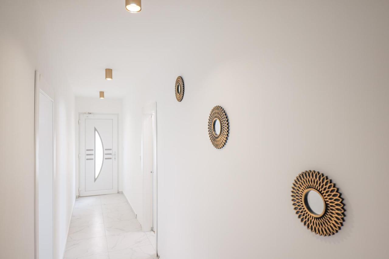 Beachfront Apartments Tic With Seaview Miletici Экстерьер фото