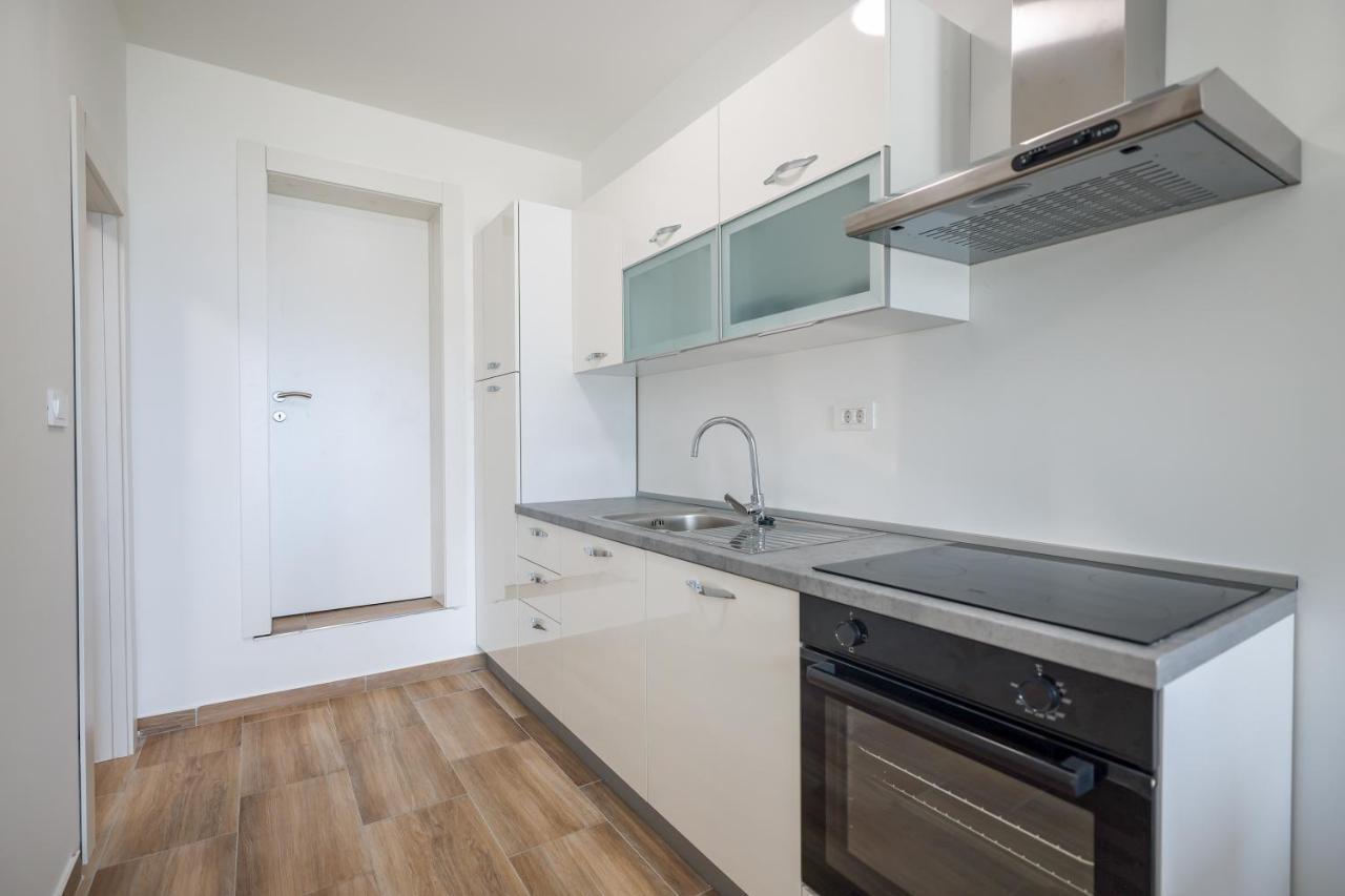 Beachfront Apartments Tic With Seaview Miletici Экстерьер фото