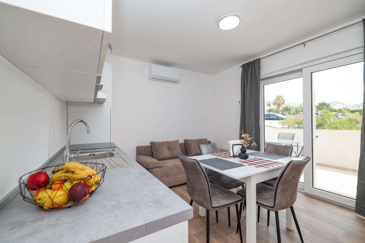Beachfront Apartments Tic With Seaview Miletici Экстерьер фото