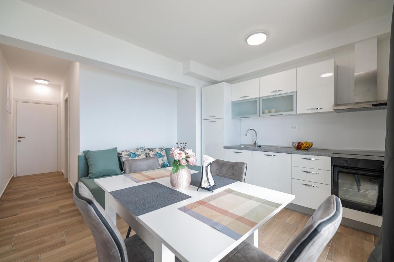 Beachfront Apartments Tic With Seaview Miletici Экстерьер фото