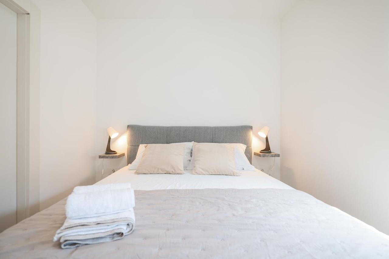 Beachfront Apartments Tic With Seaview Miletici Экстерьер фото