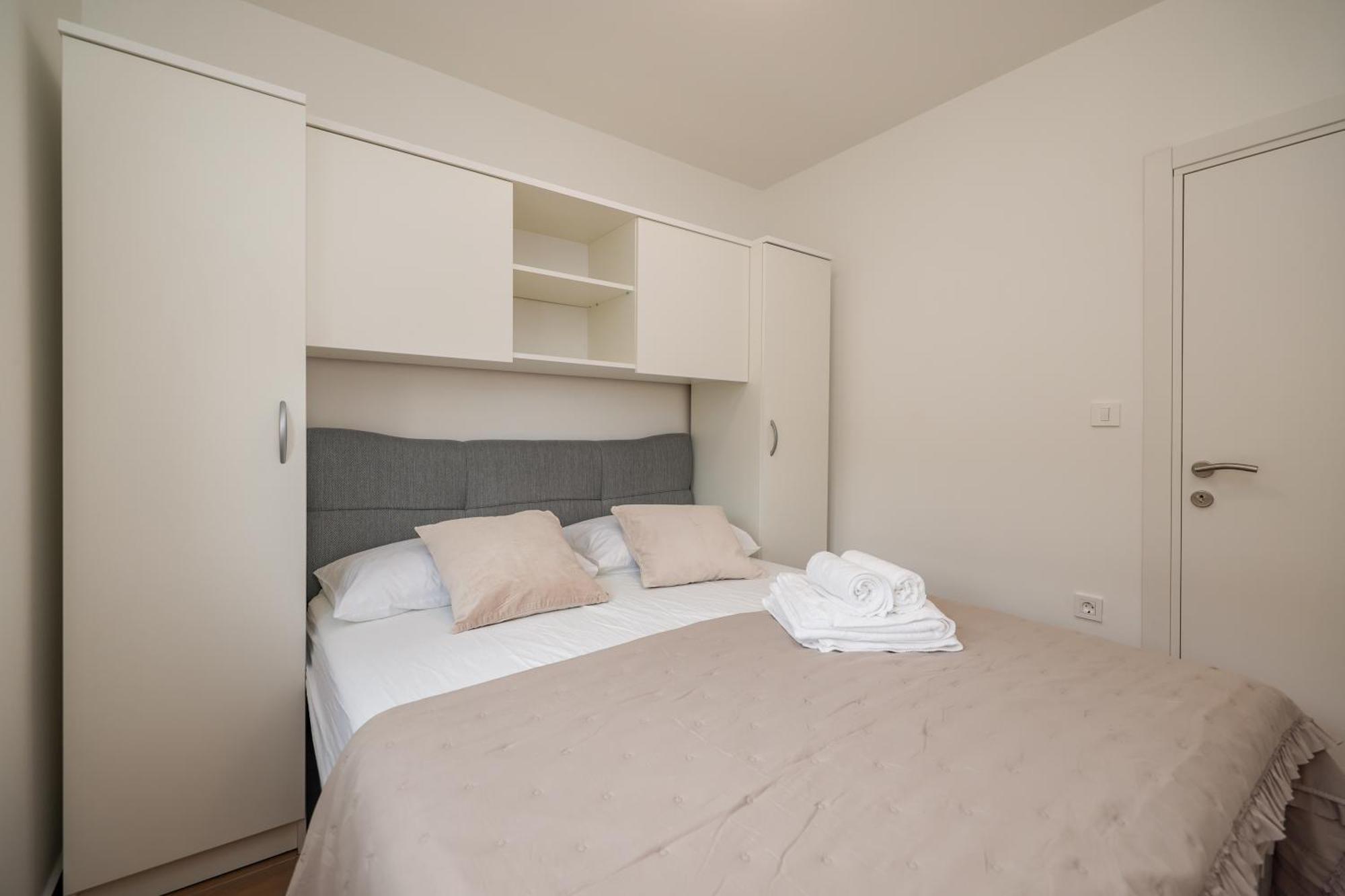Beachfront Apartments Tic With Seaview Miletici Экстерьер фото