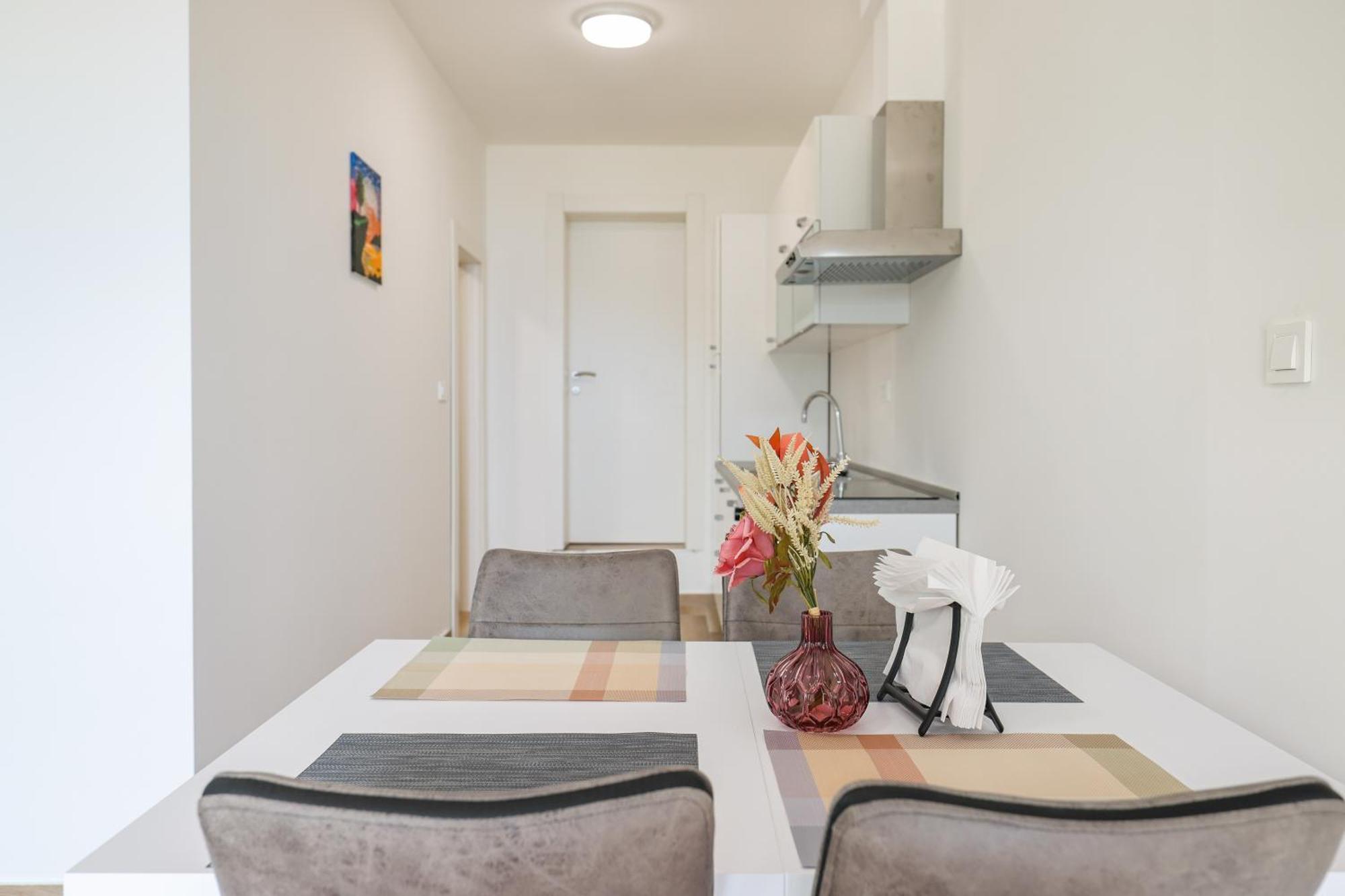 Beachfront Apartments Tic With Seaview Miletici Экстерьер фото